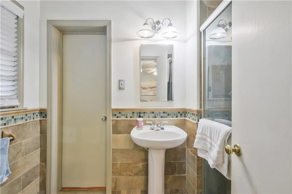 6150 River Shore Parkway, Atlanta, Georgia 30328, 3 Bedrooms Bedrooms, ,3 BathroomsBathrooms,Residential,Sold,6150 River Shore Parkway,6855188