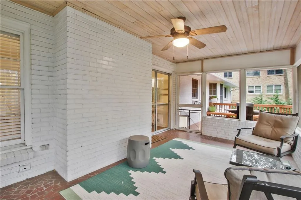 6150 River Shore Parkway, Atlanta, Georgia 30328, 3 Bedrooms Bedrooms, ,3 BathroomsBathrooms,Residential,Sold,6150 River Shore Parkway,6855188