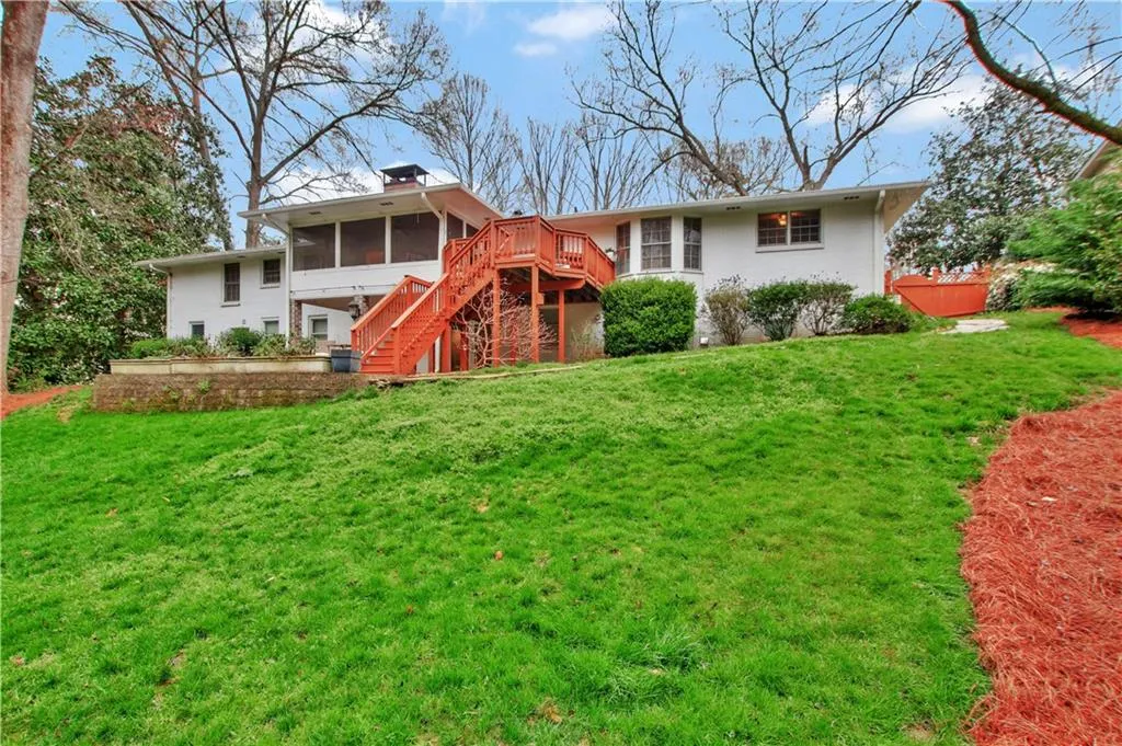 6150 River Shore Parkway, Atlanta, Georgia 30328, 3 Bedrooms Bedrooms, ,3 BathroomsBathrooms,Residential,Sold,6150 River Shore Parkway,6855188