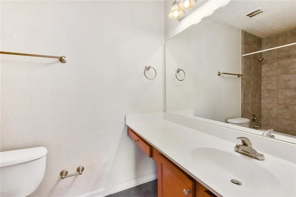 125 N River Drive Unit E, Atlanta, Georgia 30350, 2 Bedrooms Bedrooms, ,2 BathroomsBathrooms,Residential,Sold,125 N River Drive Unit E,5956383