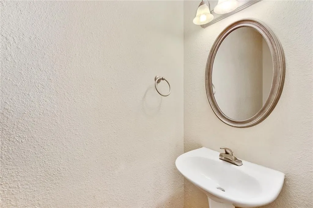 125 N River Drive Unit E, Atlanta, Georgia 30350, 2 Bedrooms Bedrooms, ,2 BathroomsBathrooms,Residential,Sold,125 N River Drive Unit E,5956383