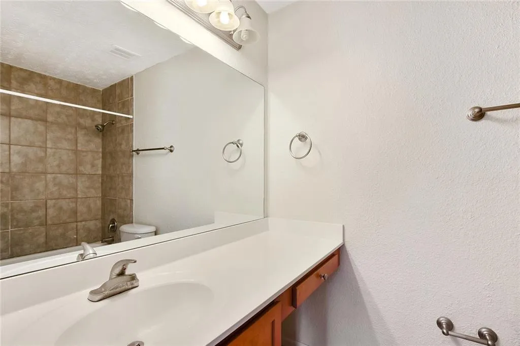 125 N River Drive Unit E, Atlanta, Georgia 30350, 2 Bedrooms Bedrooms, ,2 BathroomsBathrooms,Residential,Sold,125 N River Drive Unit E,5956383