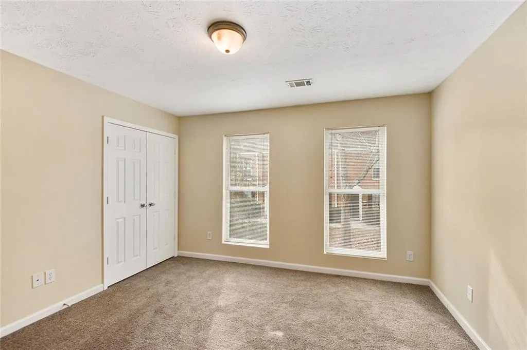125 N River Drive Unit E, Atlanta, Georgia 30350, 2 Bedrooms Bedrooms, ,2 BathroomsBathrooms,Residential,Sold,125 N River Drive Unit E,5956383