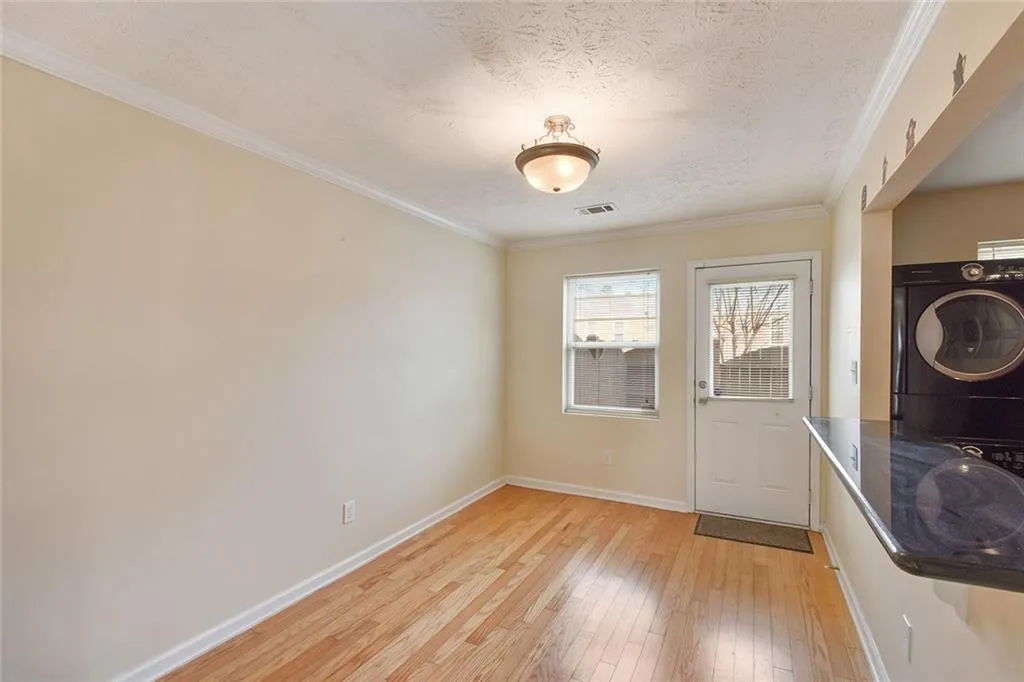 125 N River Drive Unit E, Atlanta, Georgia 30350, 2 Bedrooms Bedrooms, ,2 BathroomsBathrooms,Residential,Sold,125 N River Drive Unit E,5956383