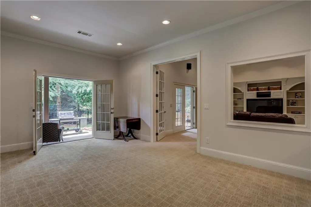500 Park Gate Court, Sandy Springs, Georgia 30342, 6 Bedrooms Bedrooms, ,5 BathroomsBathrooms,Residential,Sold,500 Park Gate Court,6574041