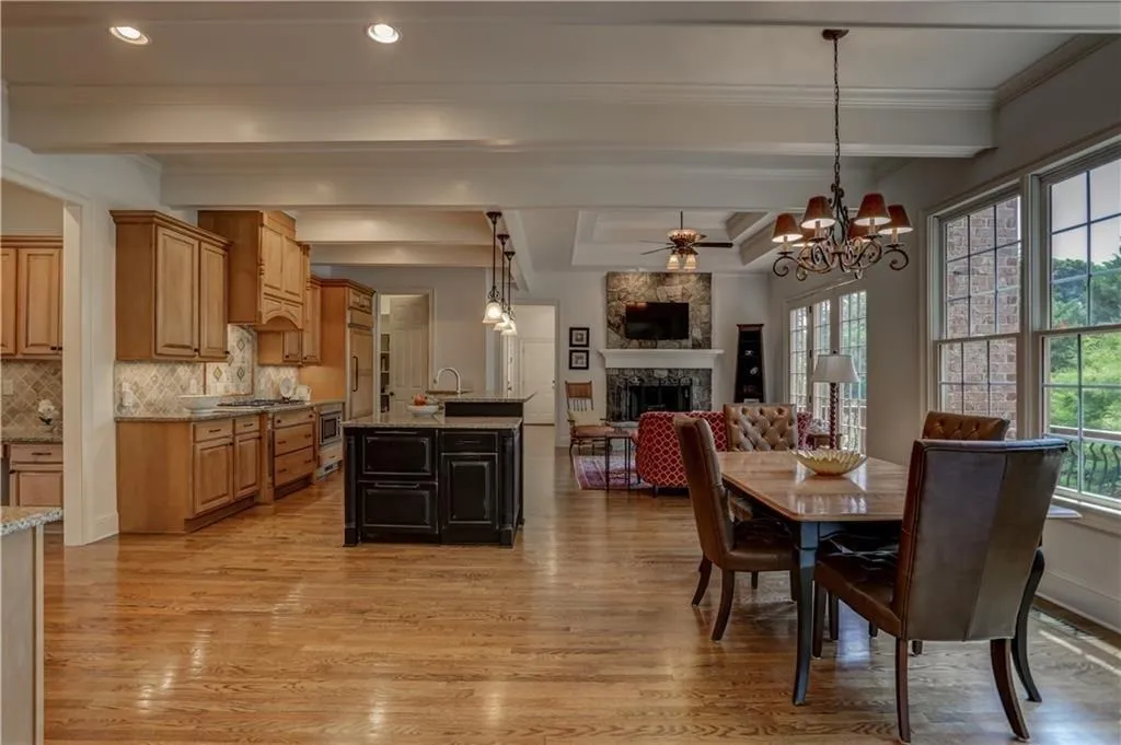 500 Park Gate Court, Sandy Springs, Georgia 30342, 6 Bedrooms Bedrooms, ,5 BathroomsBathrooms,Residential,Sold,500 Park Gate Court,6574041
