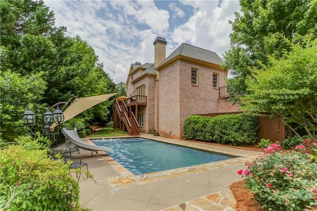 500 Park Gate Court, Sandy Springs, Georgia 30342, 6 Bedrooms Bedrooms, ,5 BathroomsBathrooms,Residential,Sold,500 Park Gate Court,6574041