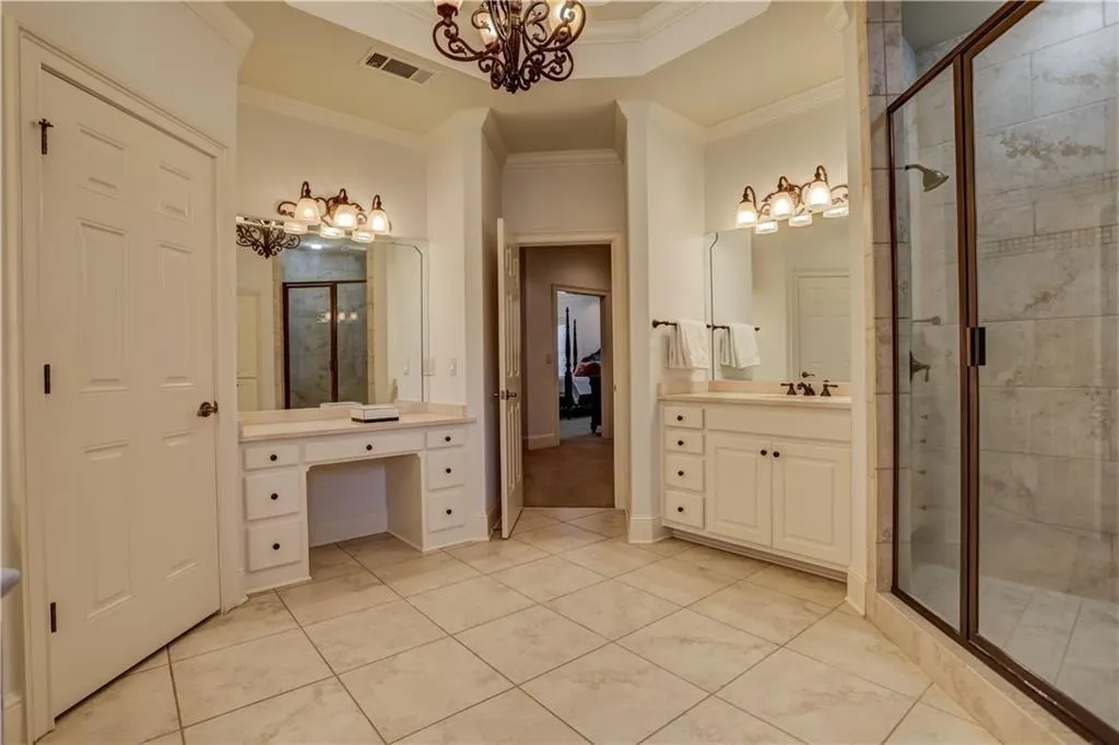 500 Park Gate Court, Sandy Springs, Georgia 30342, 6 Bedrooms Bedrooms, ,5 BathroomsBathrooms,Residential,Sold,500 Park Gate Court,6574041