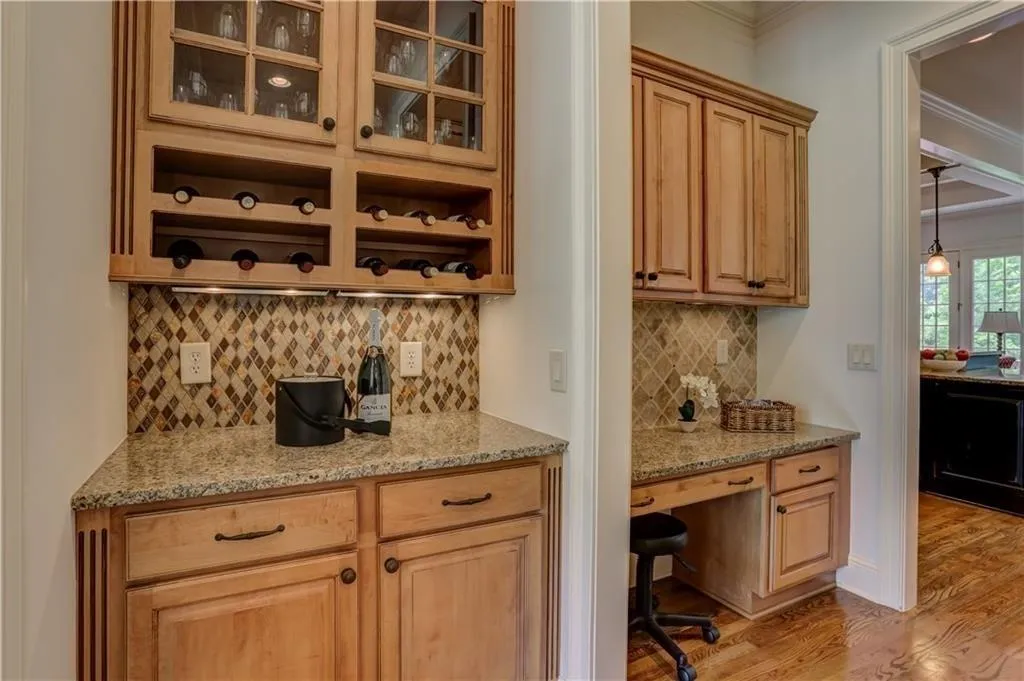 500 Park Gate Court, Sandy Springs, Georgia 30342, 6 Bedrooms Bedrooms, ,5 BathroomsBathrooms,Residential,Sold,500 Park Gate Court,6574041