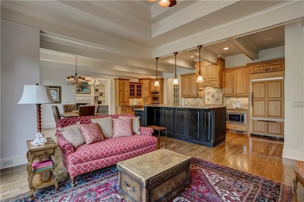500 Park Gate Court, Sandy Springs, Georgia 30342, 6 Bedrooms Bedrooms, ,5 BathroomsBathrooms,Residential,Sold,500 Park Gate Court,6574041