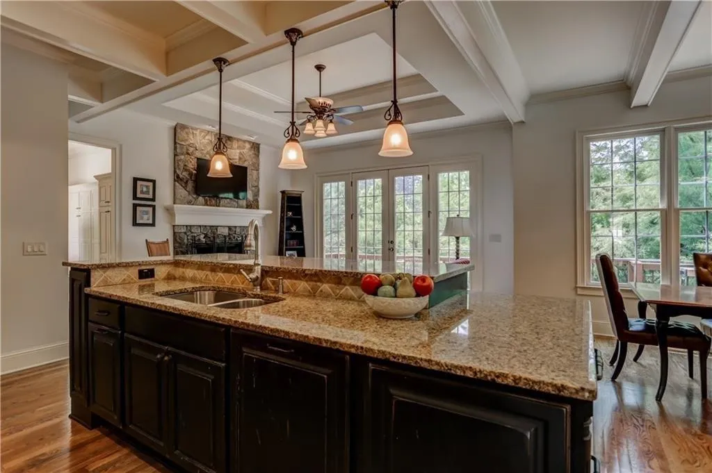 500 Park Gate Court, Sandy Springs, Georgia 30342, 6 Bedrooms Bedrooms, ,5 BathroomsBathrooms,Residential,Sold,500 Park Gate Court,6574041