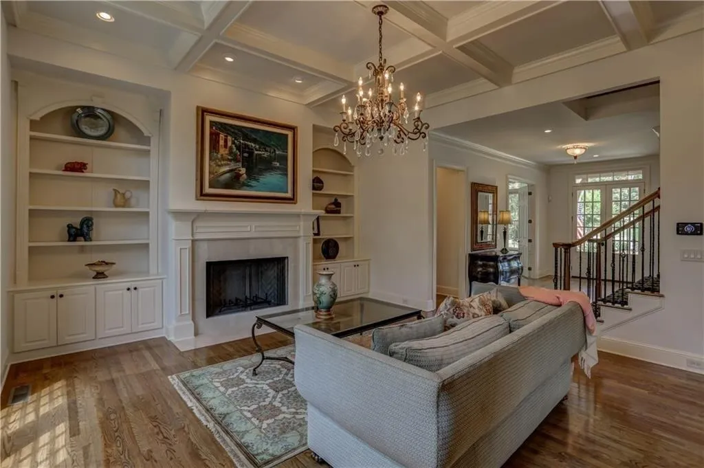 500 Park Gate Court, Sandy Springs, Georgia 30342, 6 Bedrooms Bedrooms, ,5 BathroomsBathrooms,Residential,Sold,500 Park Gate Court,6574041
