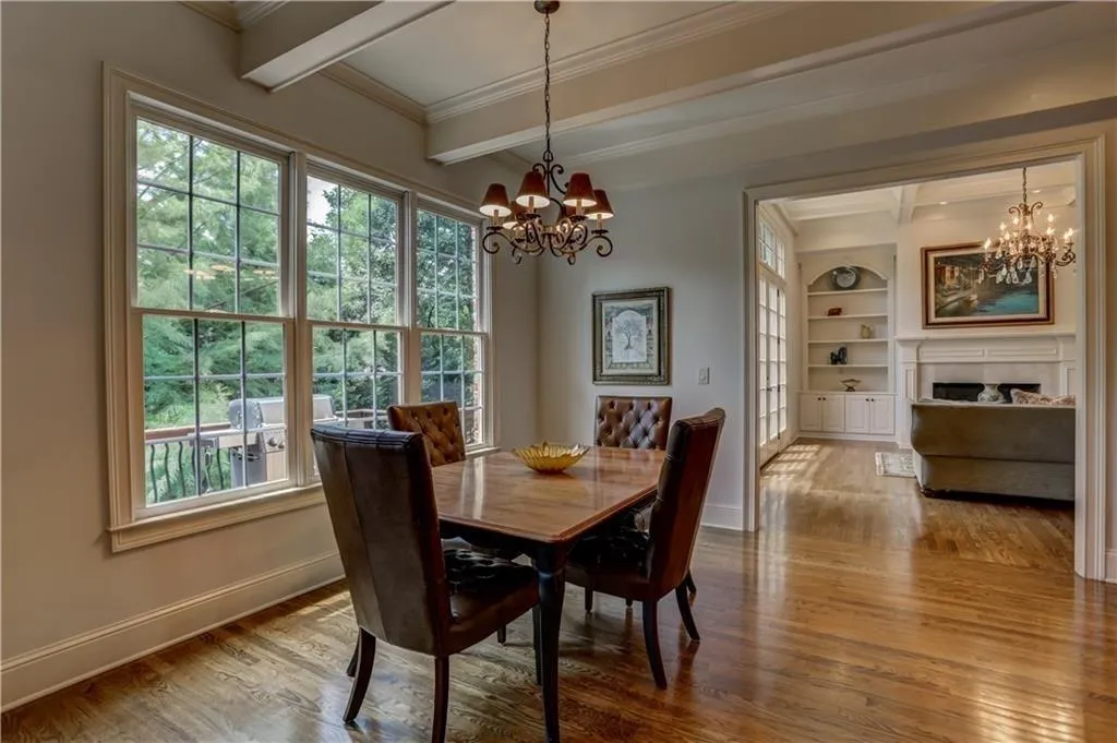 500 Park Gate Court, Sandy Springs, Georgia 30342, 6 Bedrooms Bedrooms, ,5 BathroomsBathrooms,Residential,Sold,500 Park Gate Court,6574041