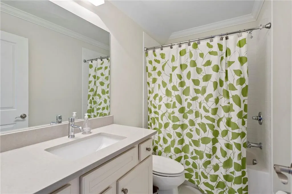 15 Long Island Place, Sandy Springs, Georgia 30328, 5 Bedrooms Bedrooms, ,6 BathroomsBathrooms,Residential,Sold,15 Long Island Place,6872277