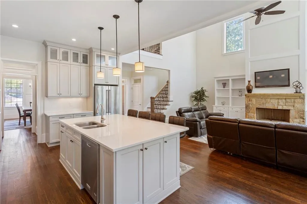 15 Long Island Place, Sandy Springs, Georgia 30328, 5 Bedrooms Bedrooms, ,6 BathroomsBathrooms,Residential,Sold,15 Long Island Place,6872277