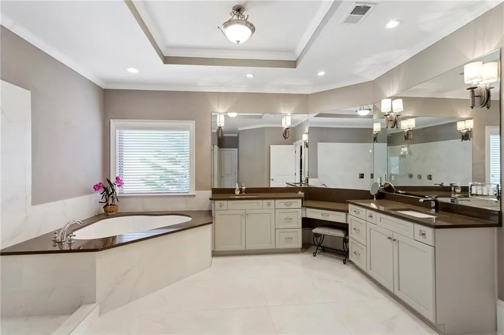 15 Long Island Place, Sandy Springs, Georgia 30328, 5 Bedrooms Bedrooms, ,6 BathroomsBathrooms,Residential,Sold,15 Long Island Place,6872277