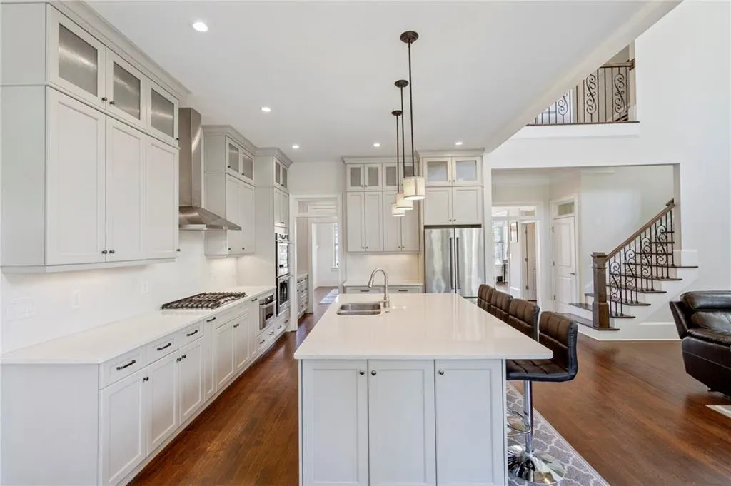 15 Long Island Place, Sandy Springs, Georgia 30328, 5 Bedrooms Bedrooms, ,6 BathroomsBathrooms,Residential,Sold,15 Long Island Place,6872277