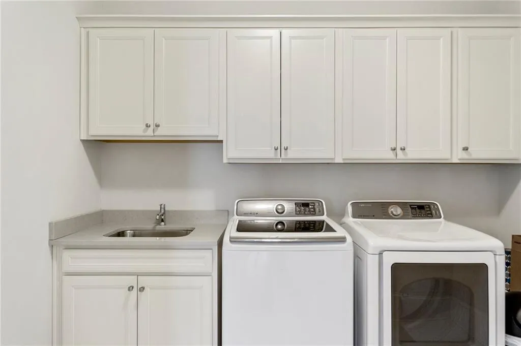 15 Long Island Place, Sandy Springs, Georgia 30328, 5 Bedrooms Bedrooms, ,6 BathroomsBathrooms,Residential,Sold,15 Long Island Place,6872277