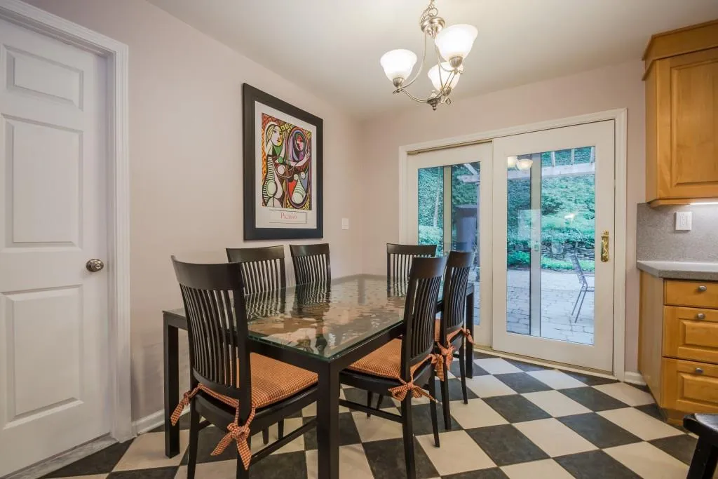 520 N Harbor Drive, Sandy Springs, Georgia 30328, 5 Bedrooms Bedrooms, ,3 BathroomsBathrooms,Residential,Sold,520 N Harbor Drive,5740214