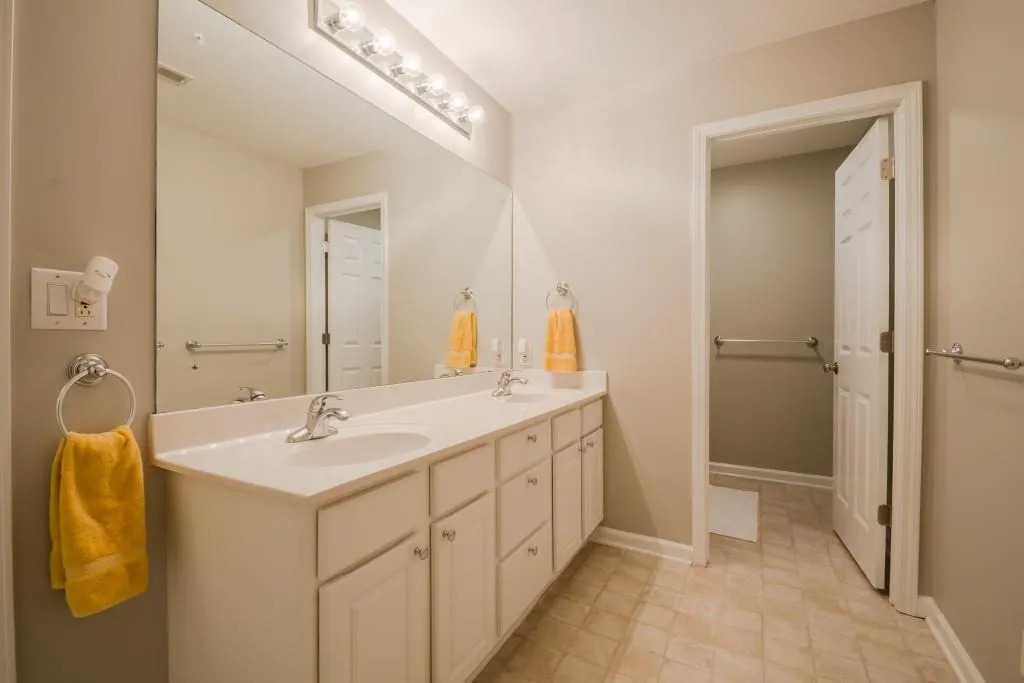 520 N Harbor Drive, Sandy Springs, Georgia 30328, 5 Bedrooms Bedrooms, ,3 BathroomsBathrooms,Residential,Sold,520 N Harbor Drive,5740214