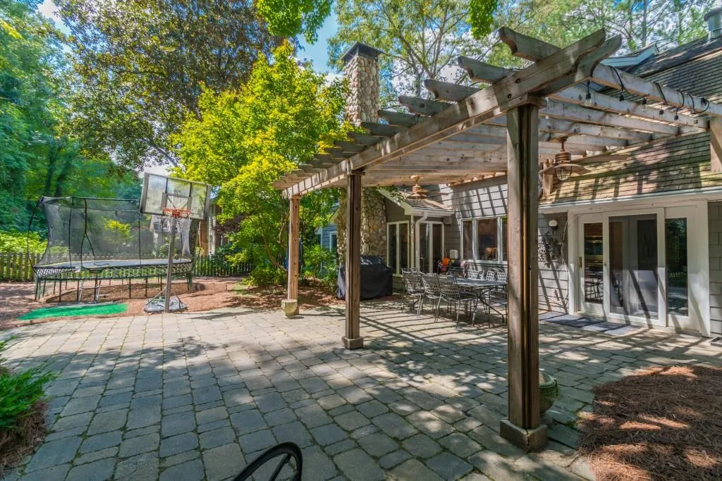 520 N Harbor Drive, Sandy Springs, Georgia 30328, 5 Bedrooms Bedrooms, ,3 BathroomsBathrooms,Residential,Sold,520 N Harbor Drive,5740214