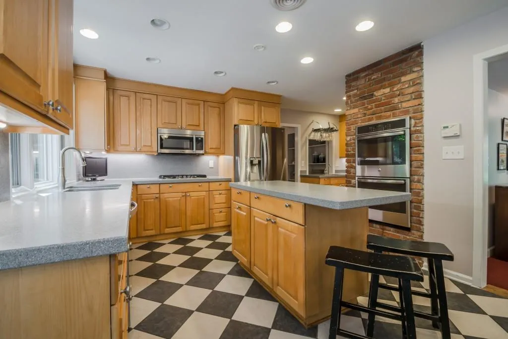 520 N Harbor Drive, Sandy Springs, Georgia 30328, 5 Bedrooms Bedrooms, ,3 BathroomsBathrooms,Residential,Sold,520 N Harbor Drive,5740214