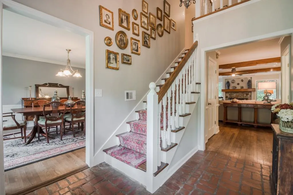 520 N Harbor Drive, Sandy Springs, Georgia 30328, 5 Bedrooms Bedrooms, ,3 BathroomsBathrooms,Residential,Sold,520 N Harbor Drive,5740214