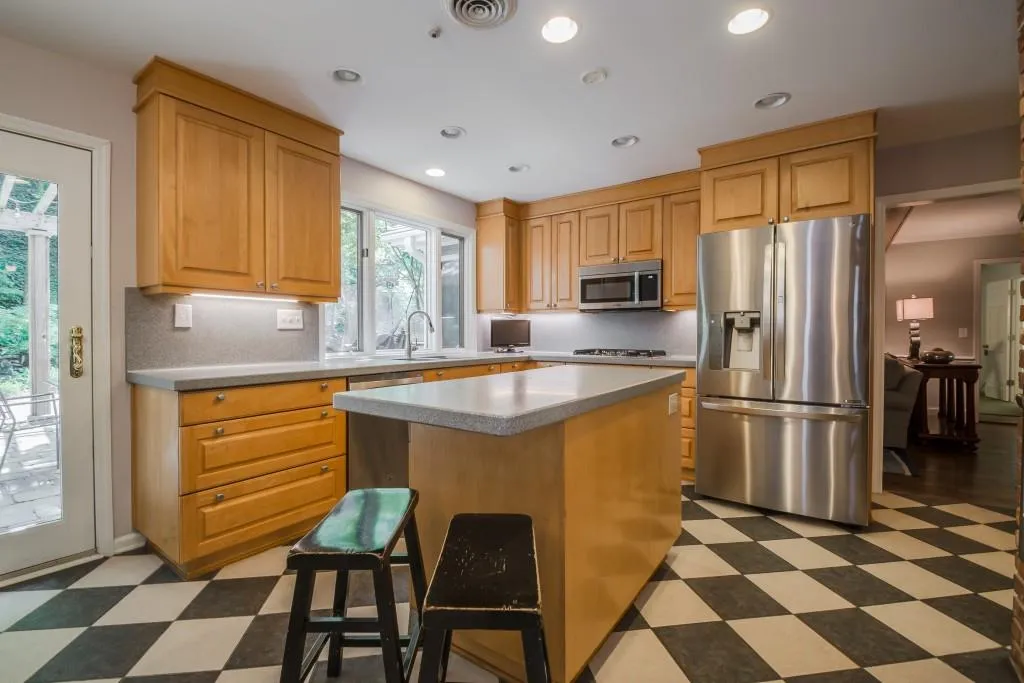 520 N Harbor Drive, Sandy Springs, Georgia 30328, 5 Bedrooms Bedrooms, ,3 BathroomsBathrooms,Residential,Sold,520 N Harbor Drive,5740214