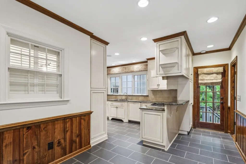 4690 Dudley Lane, Atlanta, Georgia 30327, 4 Bedrooms Bedrooms, ,3 BathroomsBathrooms,Residential,Sold,4690 Dudley Lane,7387572