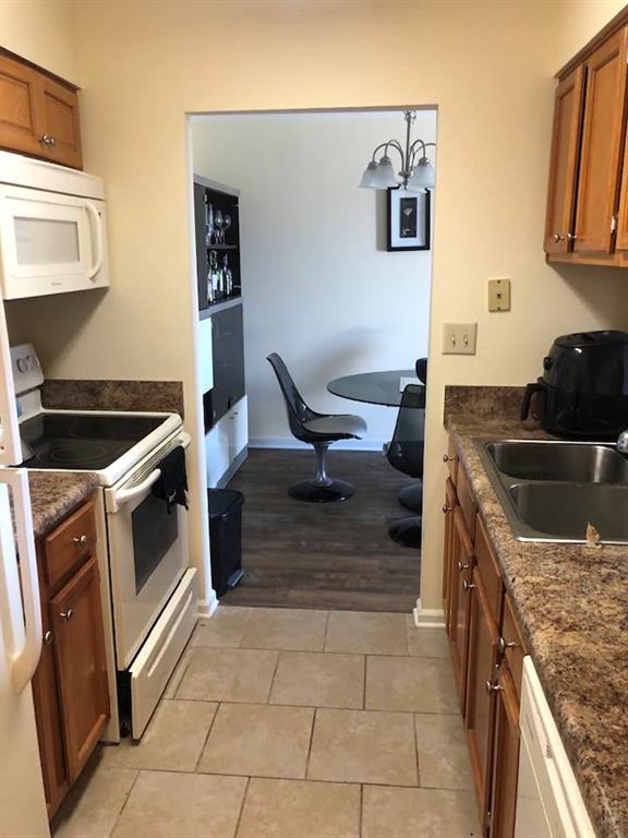 300 Johnson Ferry Road NE Unit B701, Atlanta, Georgia 30328, 1 Bedroom Bedrooms, ,1 BathroomBathrooms,Residential,Sold,300 Johnson Ferry Road NE Unit B701,7256332