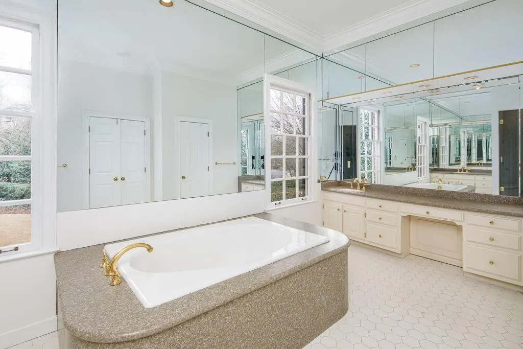 860 Powers Lake Drive, Sandy Springs, Georgia 30327, 5 Bedrooms Bedrooms, ,5 BathroomsBathrooms,Residential,Sold,860 Powers Lake Drive,5969261