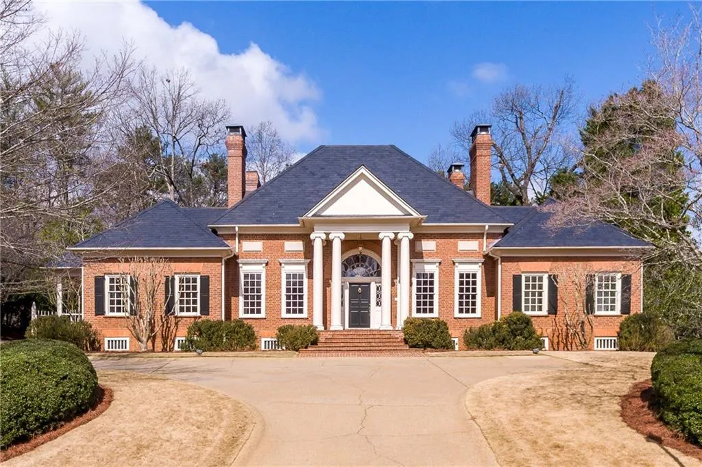 860 Powers Lake Drive, Sandy Springs, Georgia 30327, 5 Bedrooms Bedrooms, ,5 BathroomsBathrooms,Residential,Sold,860 Powers Lake Drive,5969261