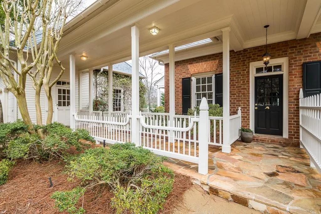 860 Powers Lake Drive, Sandy Springs, Georgia 30327, 5 Bedrooms Bedrooms, ,5 BathroomsBathrooms,Residential,Sold,860 Powers Lake Drive,5969261