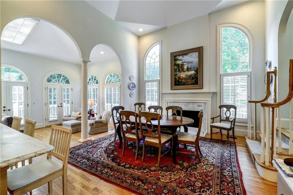 50 Old Stratton Chase, Sandy Springs, Georgia 30328, 6 Bedrooms Bedrooms, ,5 BathroomsBathrooms,Residential,Sold,50 Old Stratton Chase,5831405