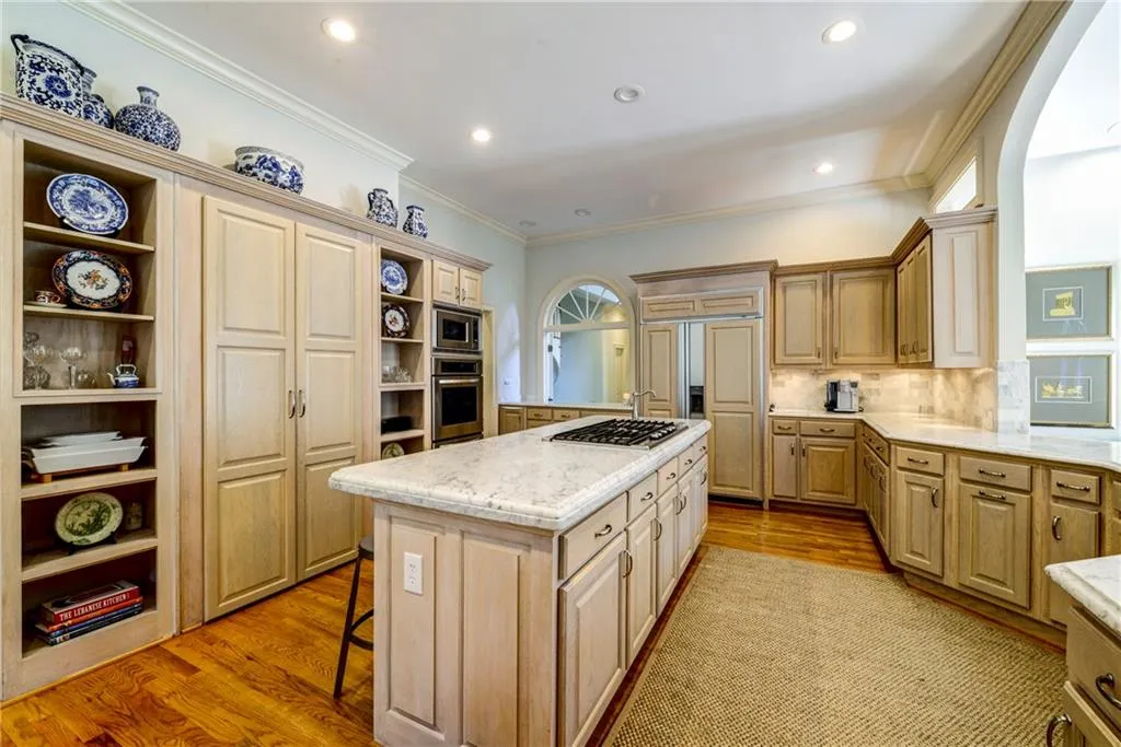 50 Old Stratton Chase, Sandy Springs, Georgia 30328, 6 Bedrooms Bedrooms, ,5 BathroomsBathrooms,Residential,Sold,50 Old Stratton Chase,5831405