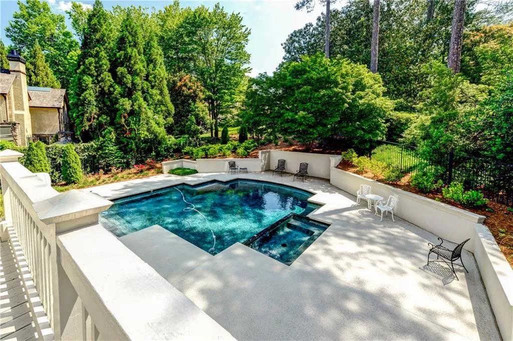 50 Old Stratton Chase, Sandy Springs, Georgia 30328, 6 Bedrooms Bedrooms, ,5 BathroomsBathrooms,Residential,Sold,50 Old Stratton Chase,5831405