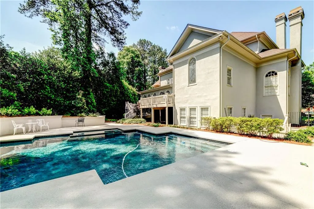 50 Old Stratton Chase, Sandy Springs, Georgia 30328, 6 Bedrooms Bedrooms, ,5 BathroomsBathrooms,Residential,Sold,50 Old Stratton Chase,5831405