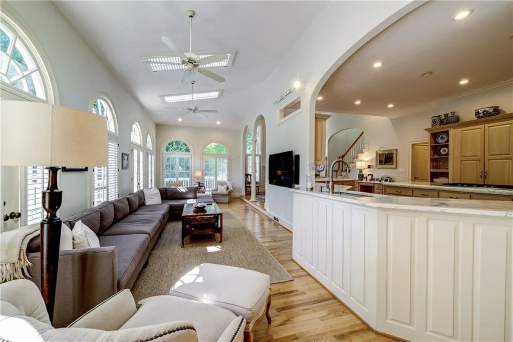 50 Old Stratton Chase, Sandy Springs, Georgia 30328, 6 Bedrooms Bedrooms, ,5 BathroomsBathrooms,Residential,Sold,50 Old Stratton Chase,5831405