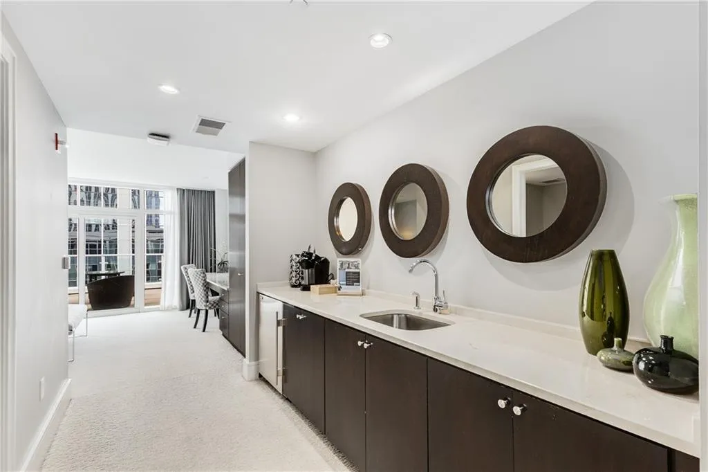 3325 Piedmont Road Ne Unit 1608, Atlanta, Georgia 30305, 1 Bedroom Bedrooms, ,1 BathroomBathrooms,Residential,For Sale,3325 Piedmont Road Ne Unit 1608,7643514