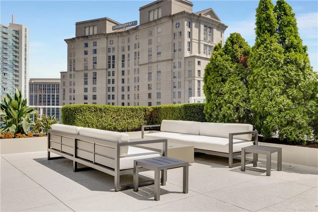 3325 Piedmont Road Ne Unit 1608, Atlanta, Georgia 30305, 1 Bedroom Bedrooms, ,1 BathroomBathrooms,Residential,For Sale,3325 Piedmont Road Ne Unit 1608,7643514