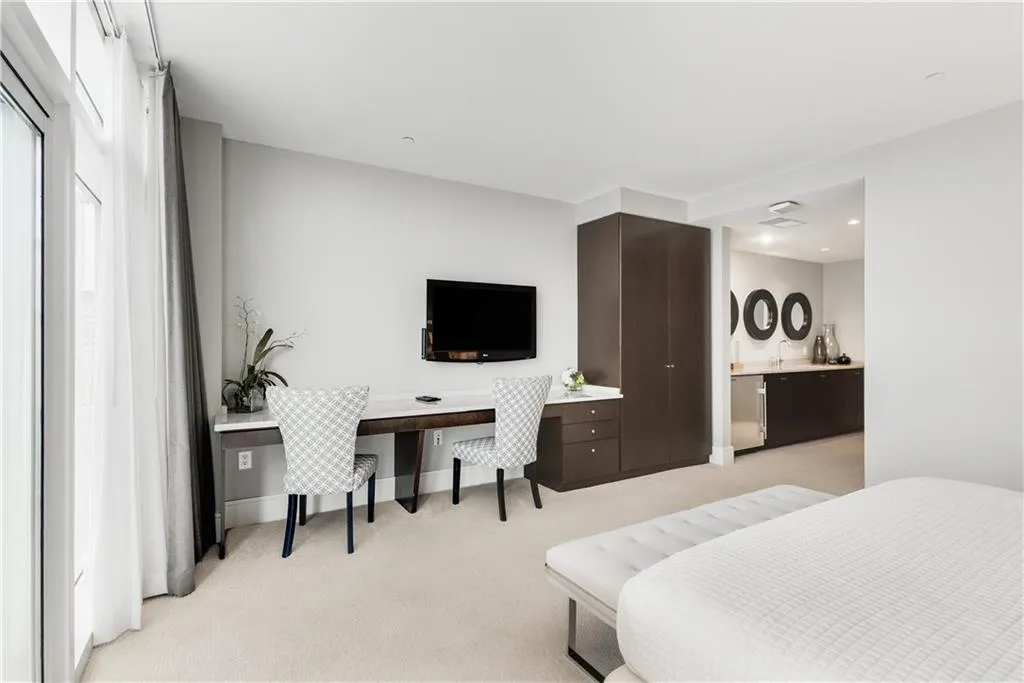 3325 Piedmont Road Ne Unit 1608, Atlanta, Georgia 30305, 1 Bedroom Bedrooms, ,1 BathroomBathrooms,Residential,For Sale,3325 Piedmont Road Ne Unit 1608,7643514