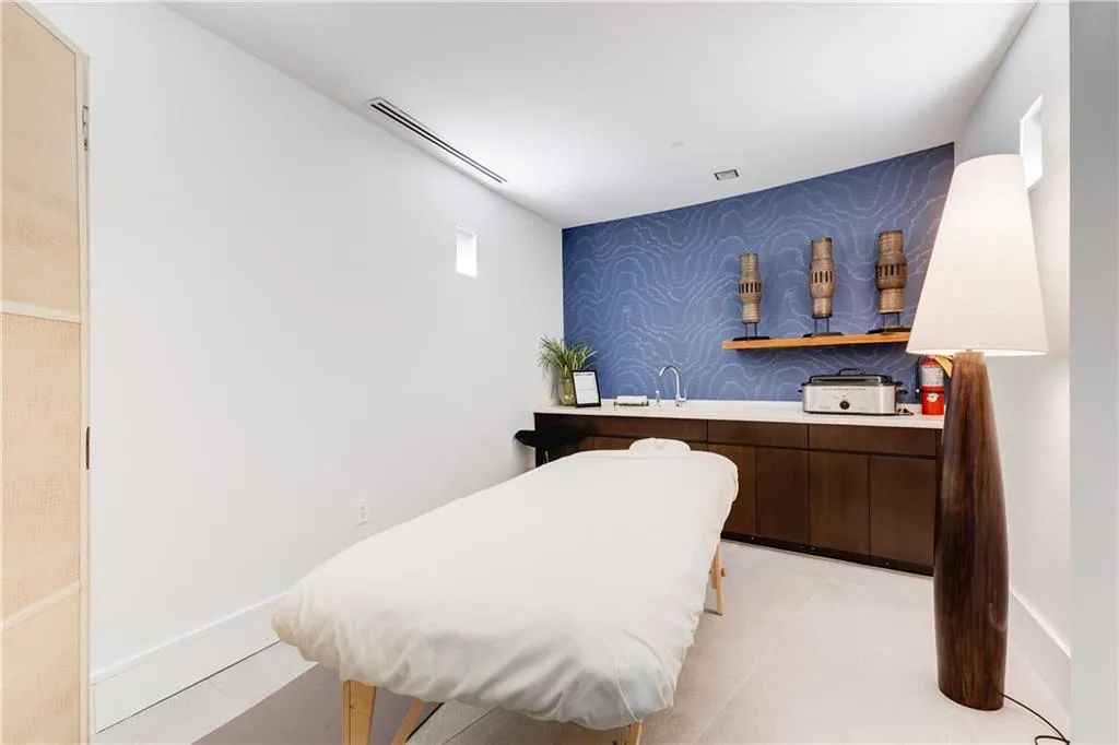 3325 Piedmont Road Ne Unit 1608, Atlanta, Georgia 30305, 1 Bedroom Bedrooms, ,1 BathroomBathrooms,Residential,For Sale,3325 Piedmont Road Ne Unit 1608,7643514