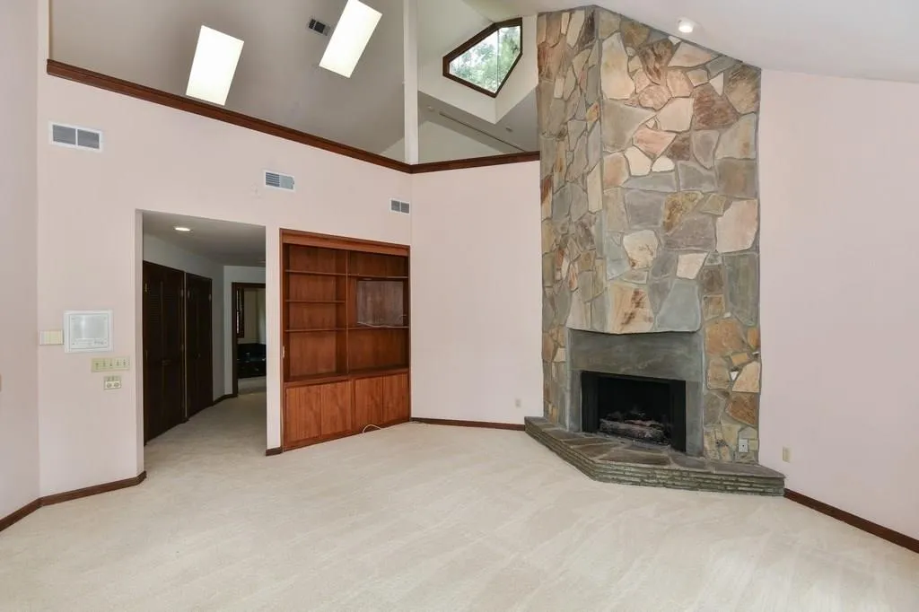 185 River North Court, Sandy Springs, Georgia 30328, 5 Bedrooms Bedrooms, ,5 BathroomsBathrooms,Residential,Sold,185 River North Court,6049703