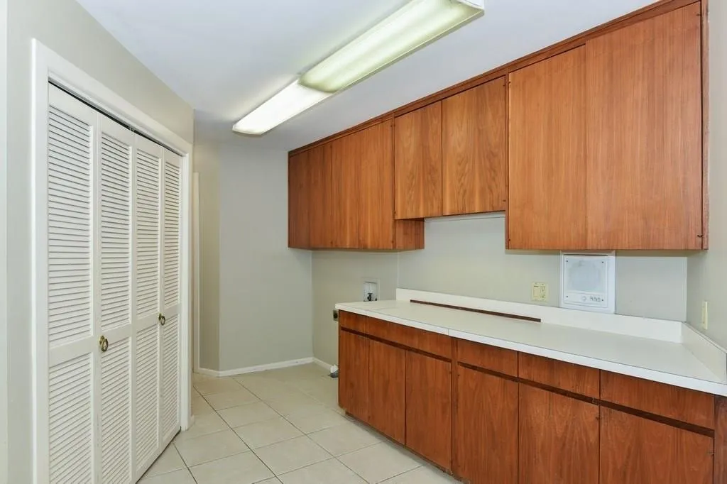 185 River North Court, Sandy Springs, Georgia 30328, 5 Bedrooms Bedrooms, ,5 BathroomsBathrooms,Residential,Sold,185 River North Court,6049703