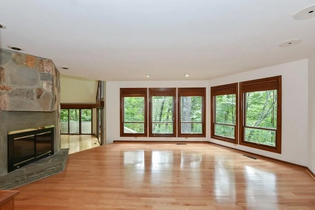 185 River North Court, Sandy Springs, Georgia 30328, 5 Bedrooms Bedrooms, ,5 BathroomsBathrooms,Residential,Sold,185 River North Court,6049703