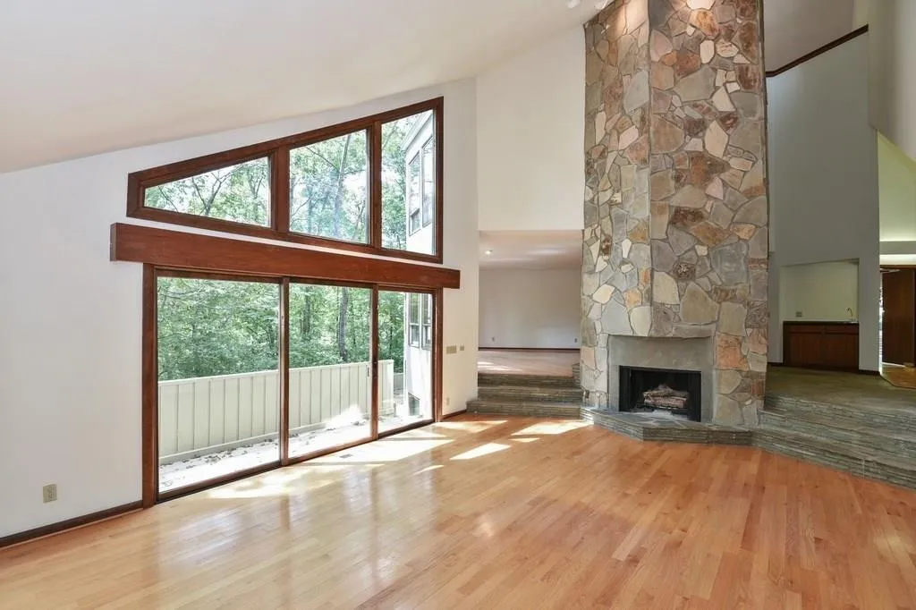 185 River North Court, Sandy Springs, Georgia 30328, 5 Bedrooms Bedrooms, ,5 BathroomsBathrooms,Residential,Sold,185 River North Court,6049703