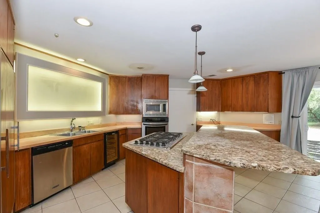 185 River North Court, Sandy Springs, Georgia 30328, 5 Bedrooms Bedrooms, ,5 BathroomsBathrooms,Residential,Sold,185 River North Court,6049703