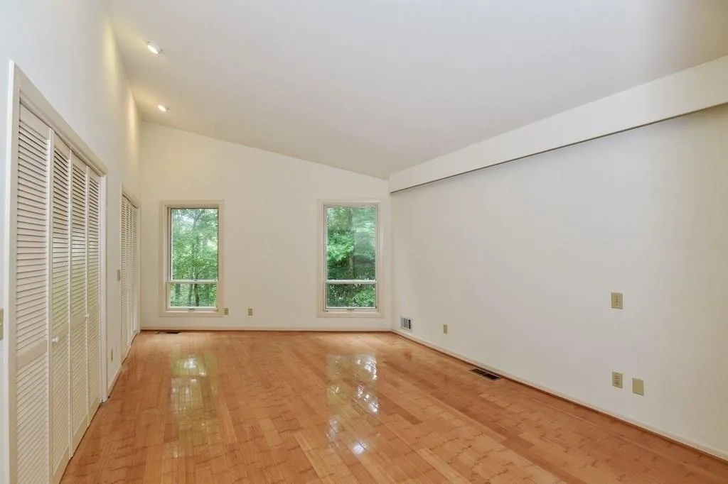 185 River North Court, Sandy Springs, Georgia 30328, 5 Bedrooms Bedrooms, ,5 BathroomsBathrooms,Residential,Sold,185 River North Court,6049703