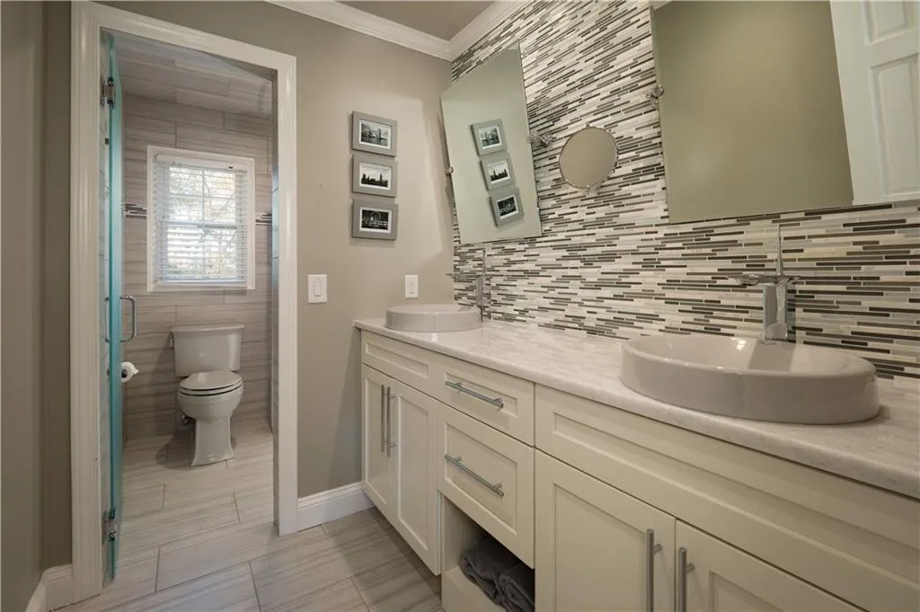 8945 Ridgemont Drive, Sandy Springs, Georgia 30350, 6 Bedrooms Bedrooms, ,7 BathroomsBathrooms,Residential,Sold,8945 Ridgemont Drive,5821827