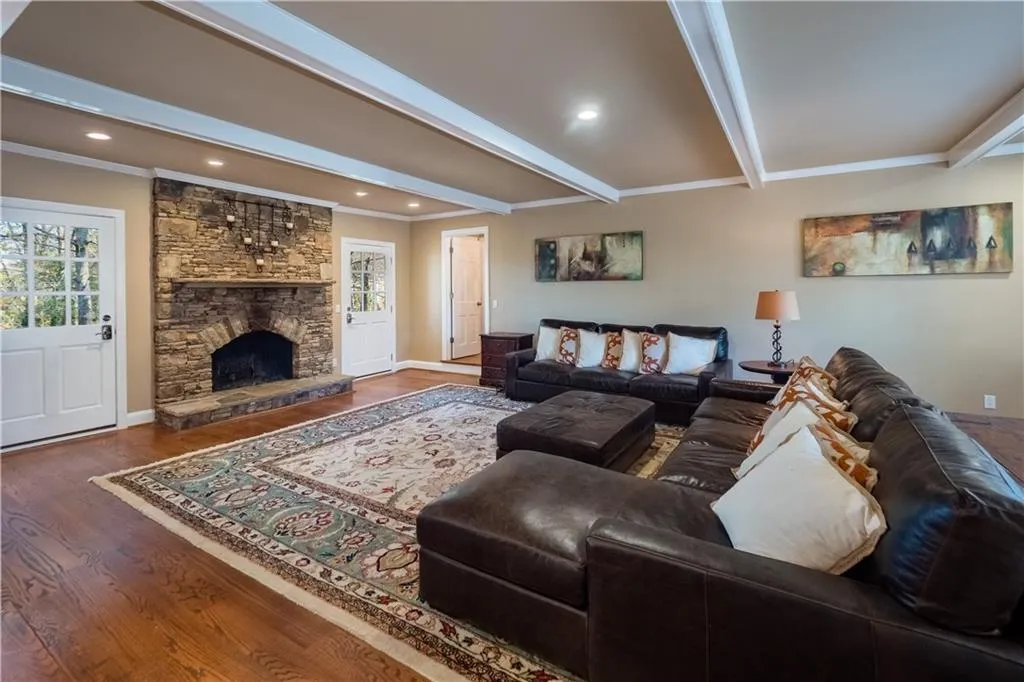 8945 Ridgemont Drive, Sandy Springs, Georgia 30350, 6 Bedrooms Bedrooms, ,7 BathroomsBathrooms,Residential,Sold,8945 Ridgemont Drive,5821827